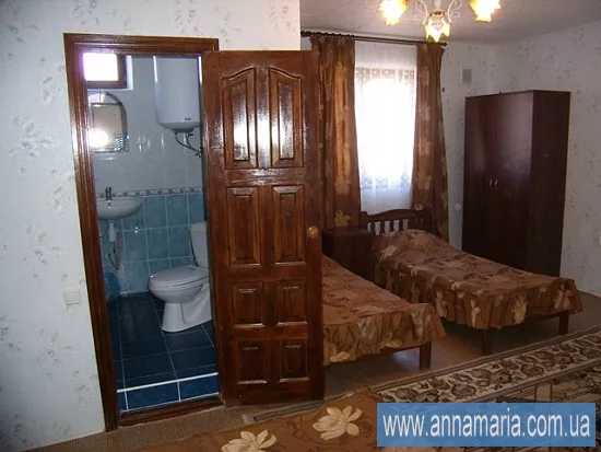 номер семейный полулюкс улучшенный. Гостевой дом «Анна-Мария». Малореченское