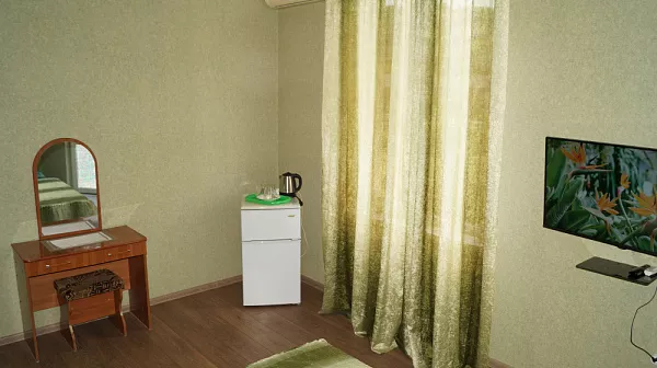 . Гостиница "Крокус" . Адлер