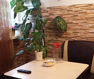 Квартира под ключ. Квартира в многоквартирном доме Трёхкомнатная квартира. 