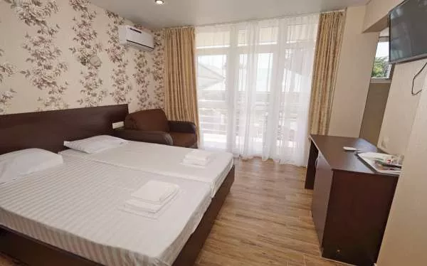 Студия 3-х местная с личной кухней. Отель «Черноморец». Лазаревское Студия 3-х местная с личной кухней. Отель «Черноморец». Лазаревское