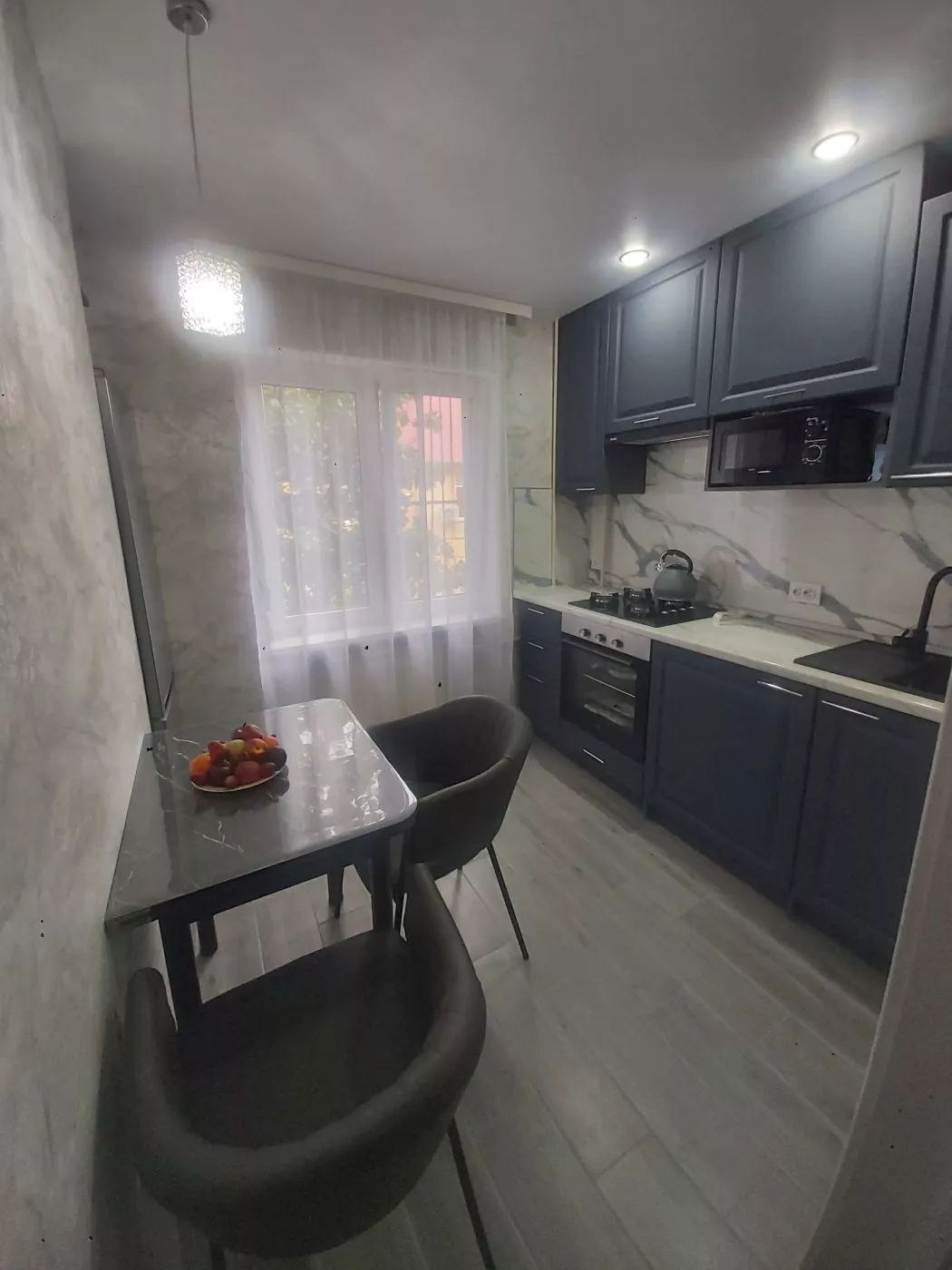 . Квартира в многоквартирном доме в центре Адлера. Адлер . Квартира в многоквартирном доме в центре Адлера. Адлер