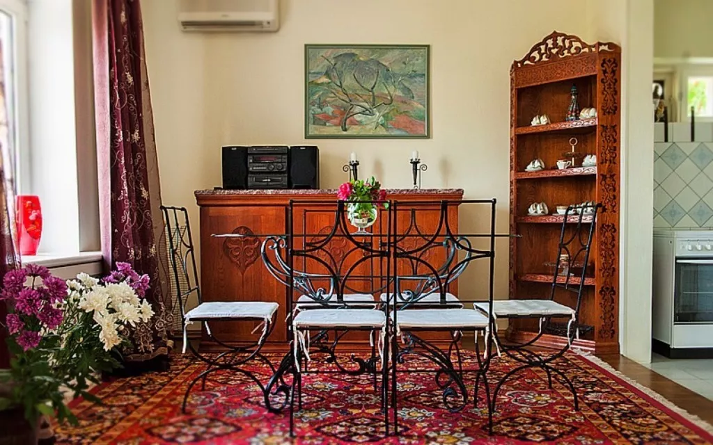 Дом Цветов. Виллы "Мераба". Гурзуф