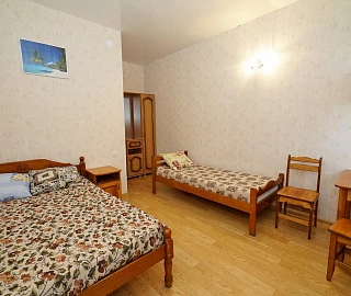 3-МЕСТНЫЙ НОМЕР БЮДЖЕТНЫЙ. Гостевой дом "Лето".  3-МЕСТНЫЙ НОМЕР БЮДЖЕТНЫЙ. Гостевой дом "Лето".