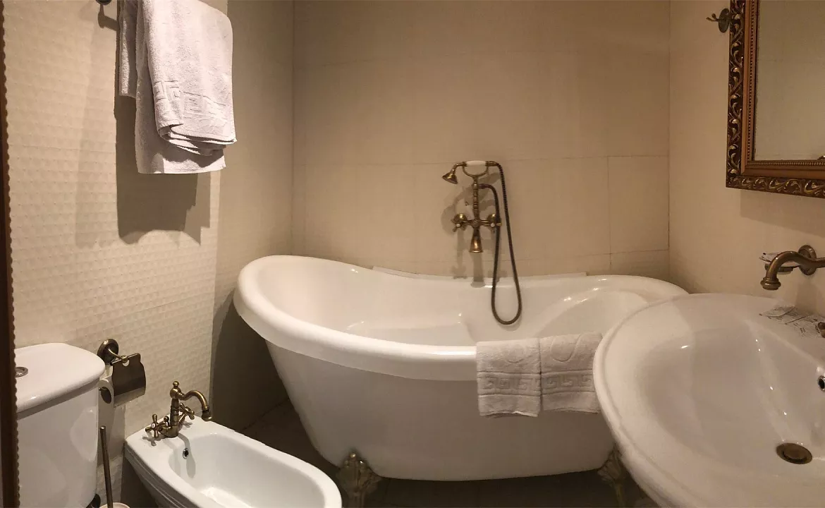 Люкс. Апартаменты Роял Никита. Никита