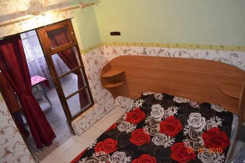 Номер 5-ти местный 3-х комнатный «Деревянный». Гостевой дом «Виктория» - Заозерное. Заозерное Номер 5-ти местный 3-х комнатный «Деревянный». Гостевой дом «Виктория» - Заозерное. Заозерное