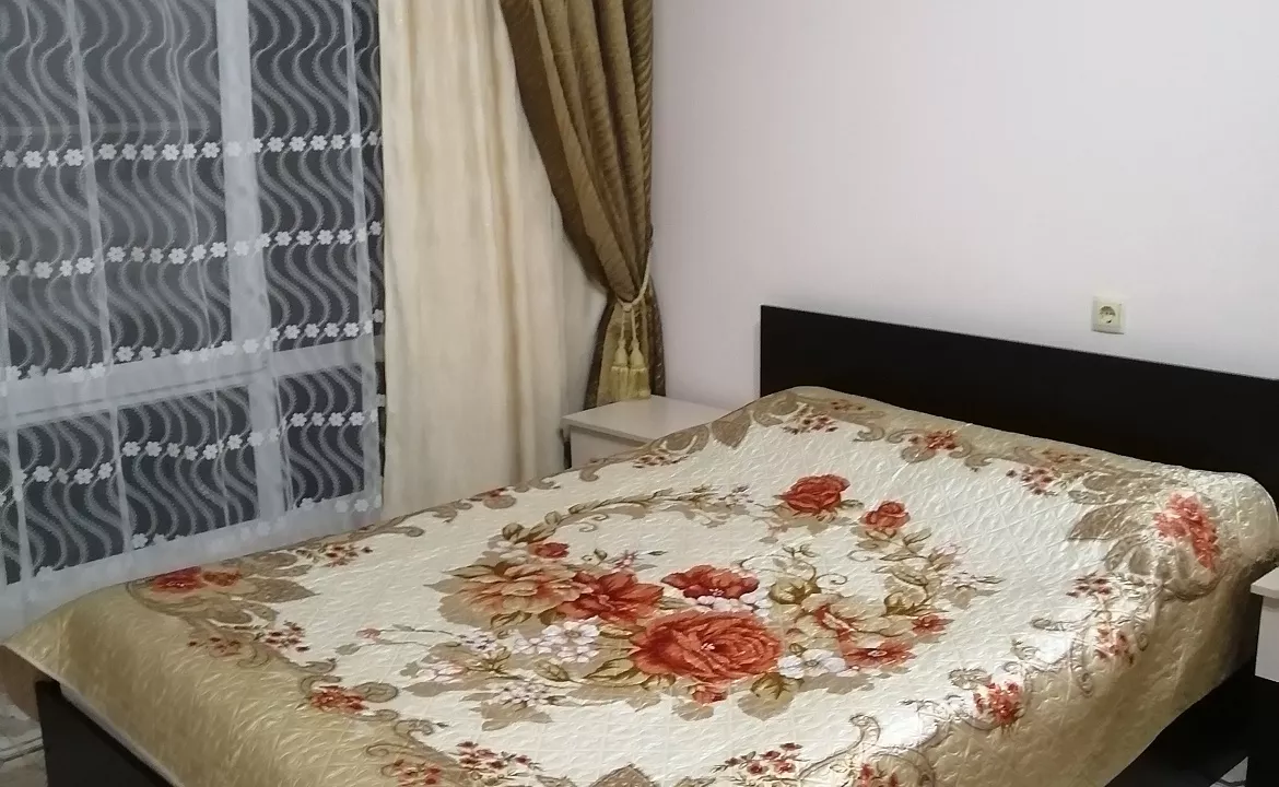 Трёхместный номер на 4-м этаже. Гостевой дом "РОМАНТИКА". Лазаревское