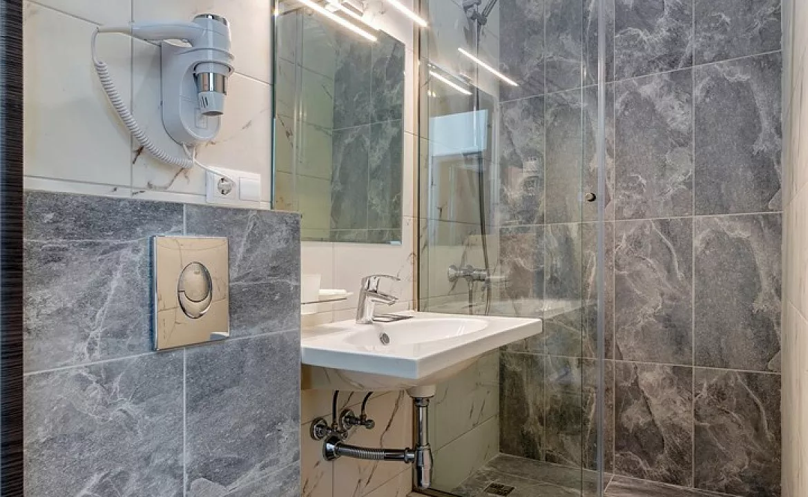 Улучшенный 3х-местный. Отель Премьер. Геленджик