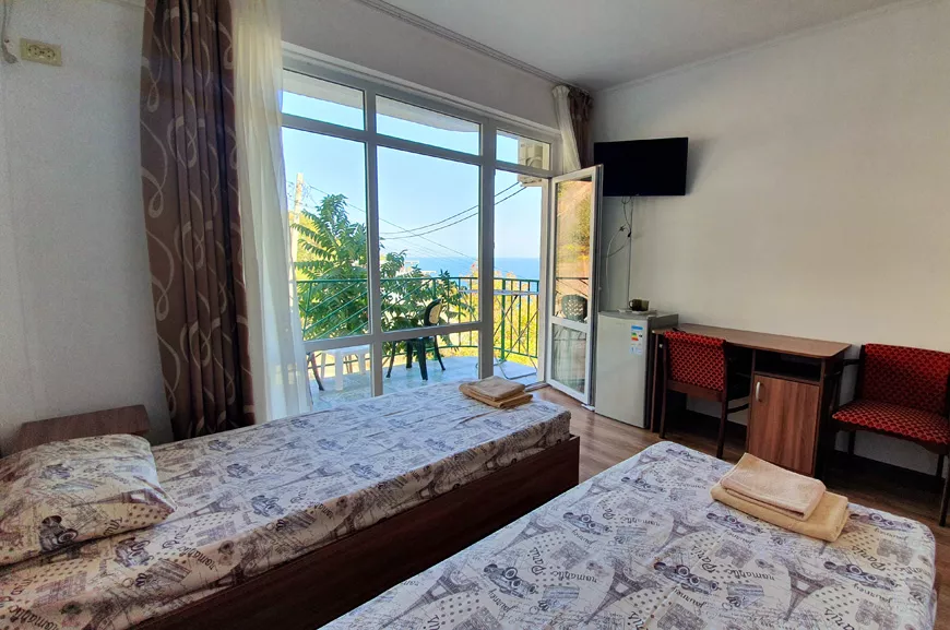 2-местный номер с балконом и видом на море и горы. Гостевой дом «Камилла Sunrise». Алушта