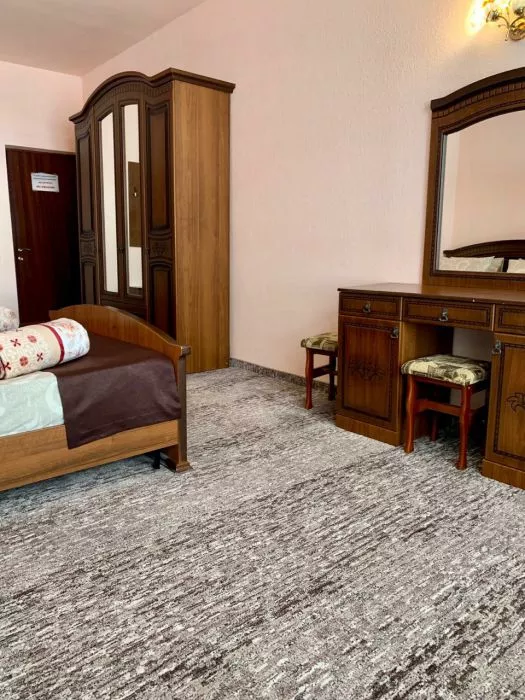 4-Х МЕСТНЫЙ С БАЛКОНОМ. Отель КАВКАЗ. Гостиницы и отели Лазаревского 4-Х МЕСТНЫЙ С БАЛКОНОМ. Отель КАВКАЗ. Гостиницы и отели Лазаревского