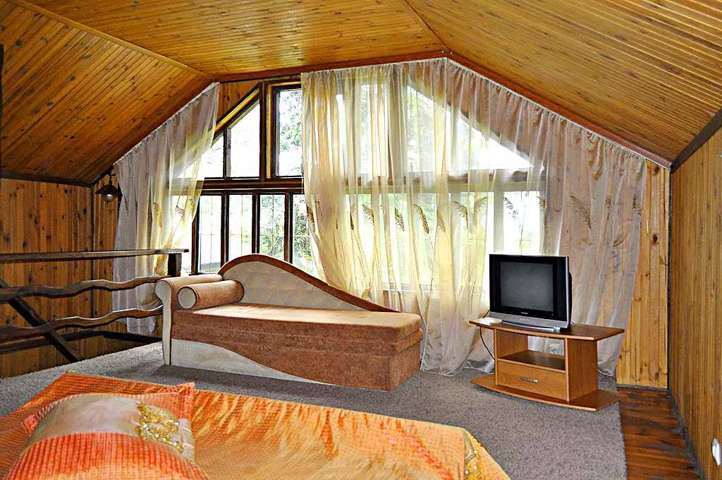 . Коттедж Надежда. Алупка