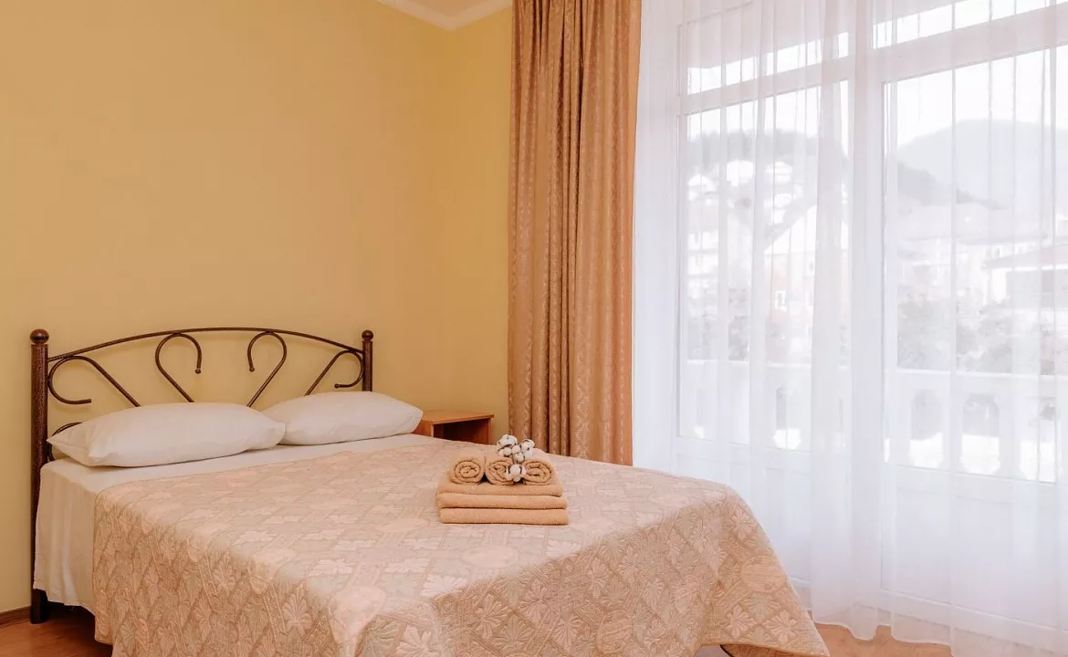 Стандарт с балконом. Гостевой дом "София" - Лазаревское. Лазаревское