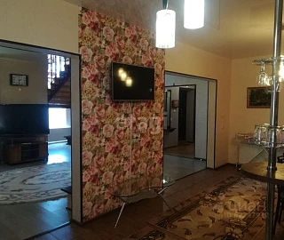 Дом. Коттедж на Красной. 