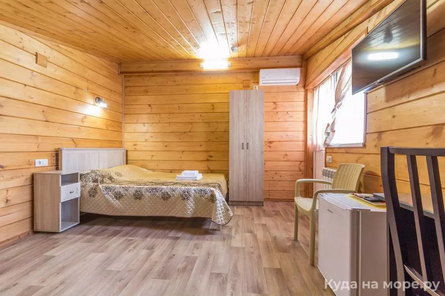 Трехместный номер. Гостевой дом "Алфавит". Адлер Трехместный номер. Гостевой дом "Алфавит". Адлер