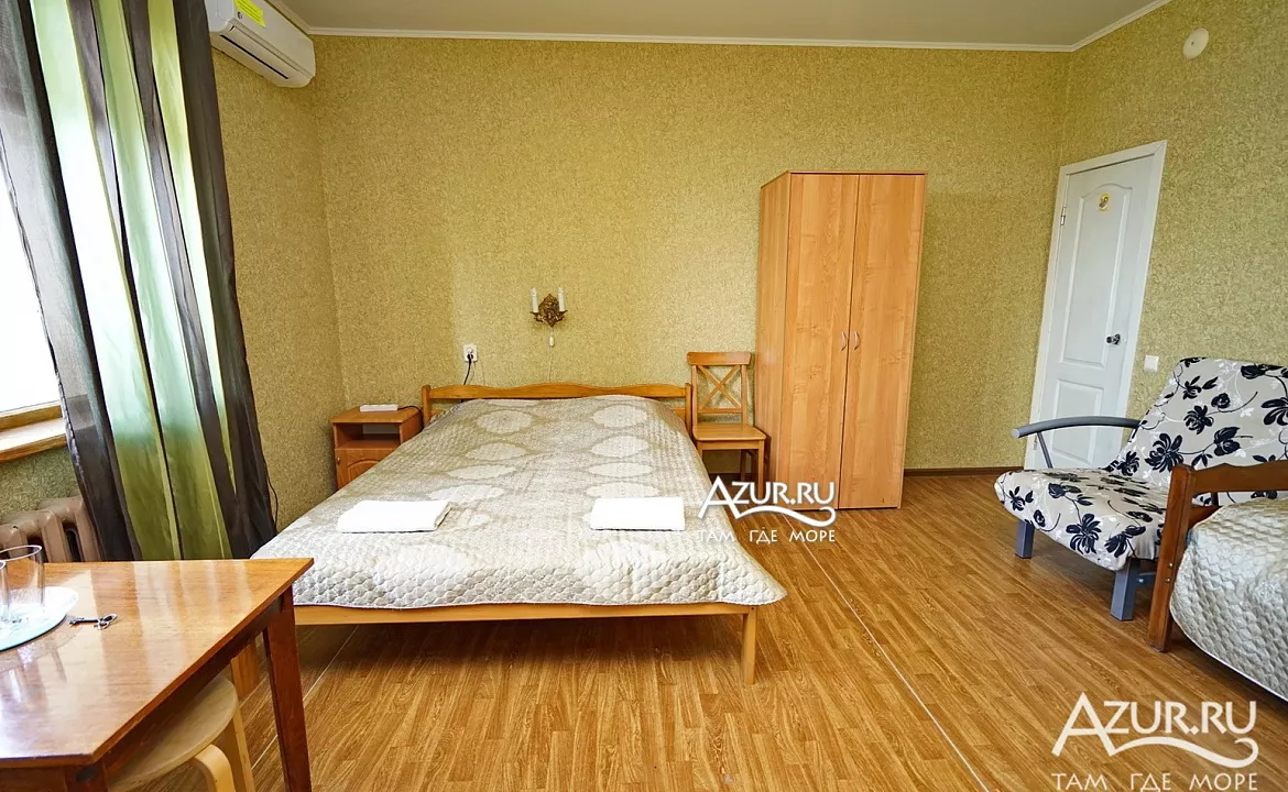 Четырехместный номер с балконом №7. Гостевой дом "Семейный отдых" - Лазаревское. Лазаревское