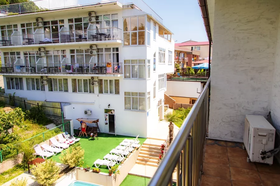 . Гостиница Соната Лоо. Лоо