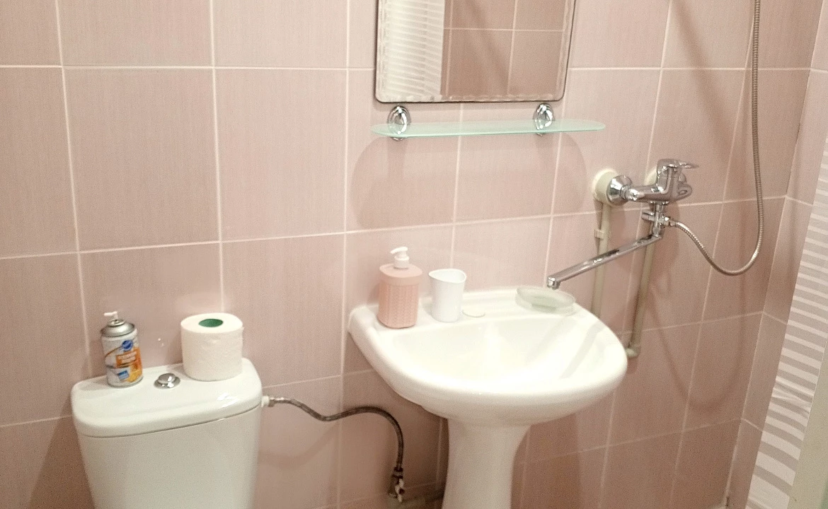 Четырёхместный номер с балконом. Отель "Гермес" . Вардане