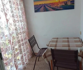 Первый этаж отдельного домика люкс, от 1 до 3 гостей, двуспальная кровать, балкон. Гостевой дом "Горная лаванда". Первый этаж отдельного домика люкс, от 1 до 3 гостей, двуспальная кровать, балкон. Гостевой дом "Горная лаванда".