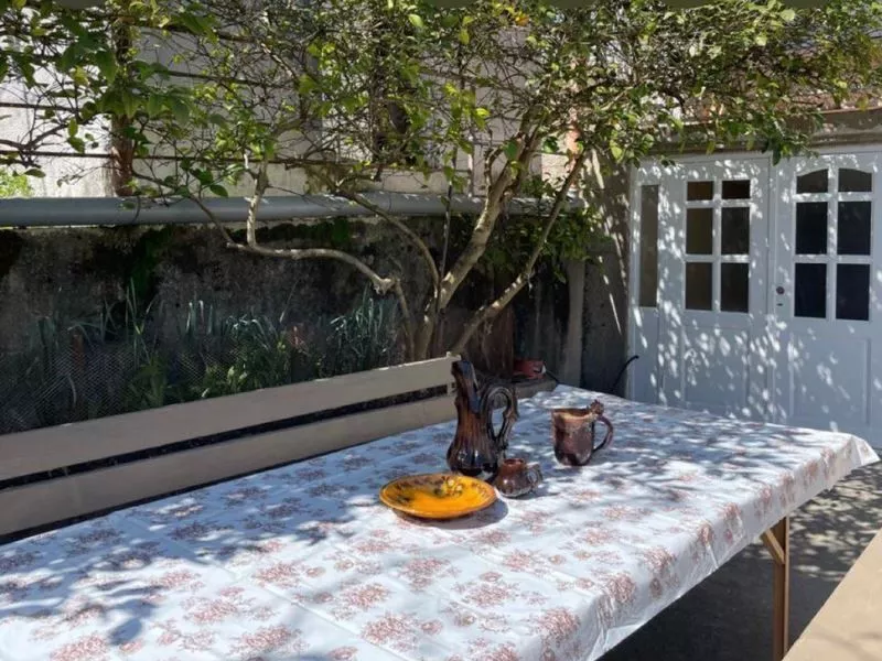 . Гостевой дом "У подножья пещеры". Новый Афон