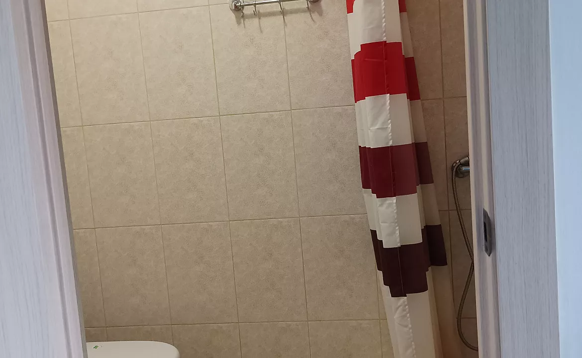 Улучшенный четырёхместный с кухней 1. Гостевой дом Тихий дворик - Орджоникидзе. Орджоникидзе