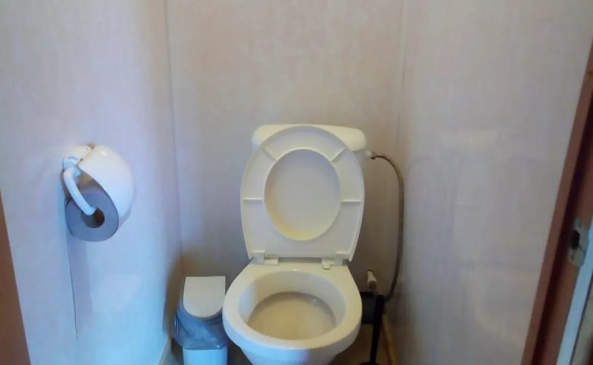 Двухкомнатный номер с удобствами и кухней. Гостевой дом "Алина" - Голубицкая. Голубицкая