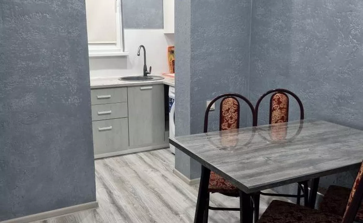 2х комнатная квартира . Квартира в многоквартирном доме Агрба 35 кв 84. Квартиры в Пицунде