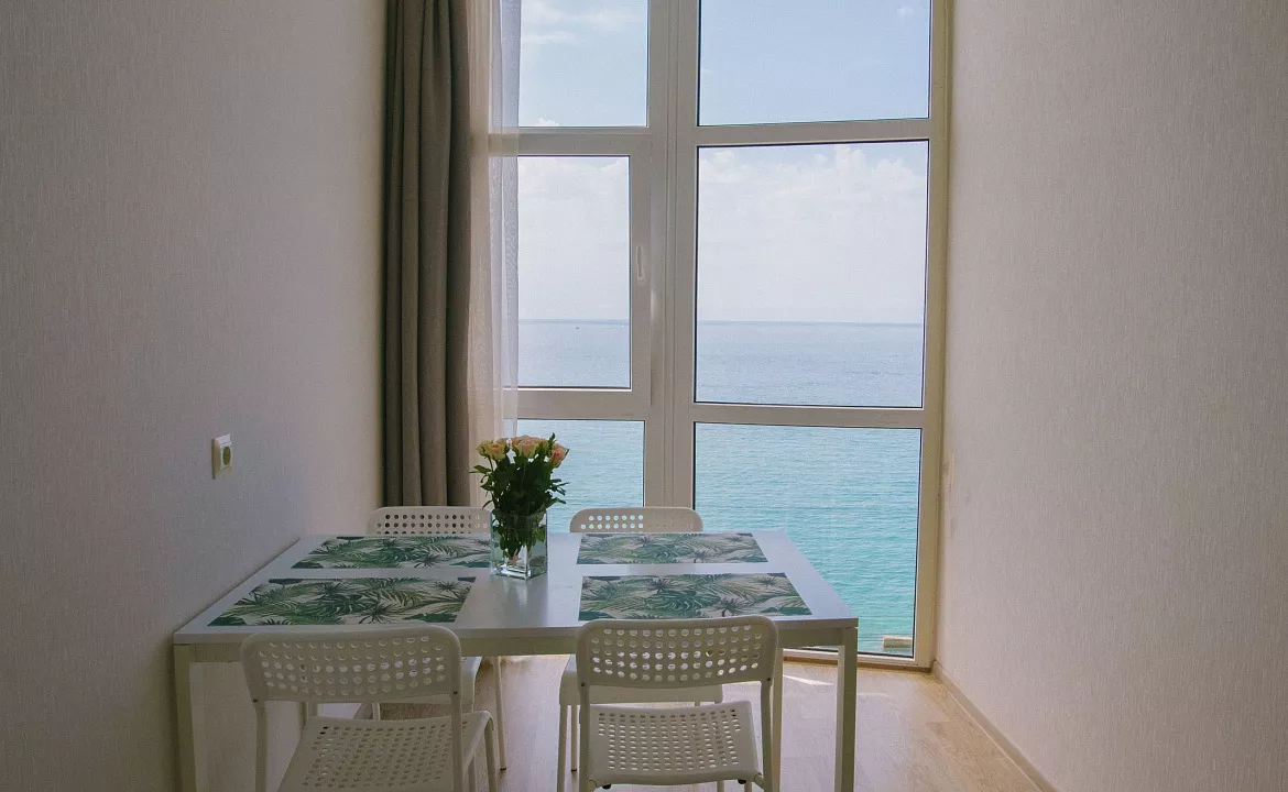 Апартаменты с видом на море. Отель АЙСБЕРГ. Лазаревское