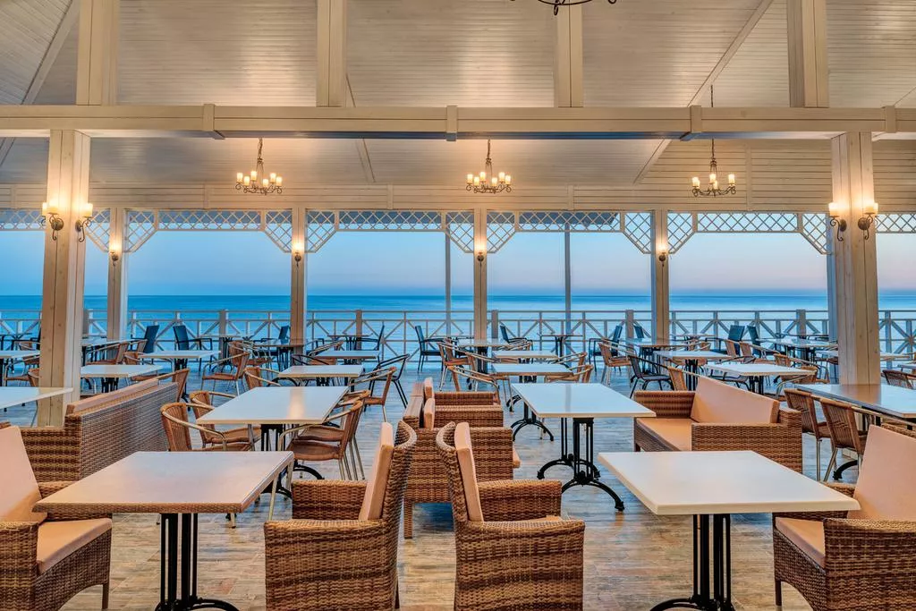 . Отель "Челюскинцев". Гагра