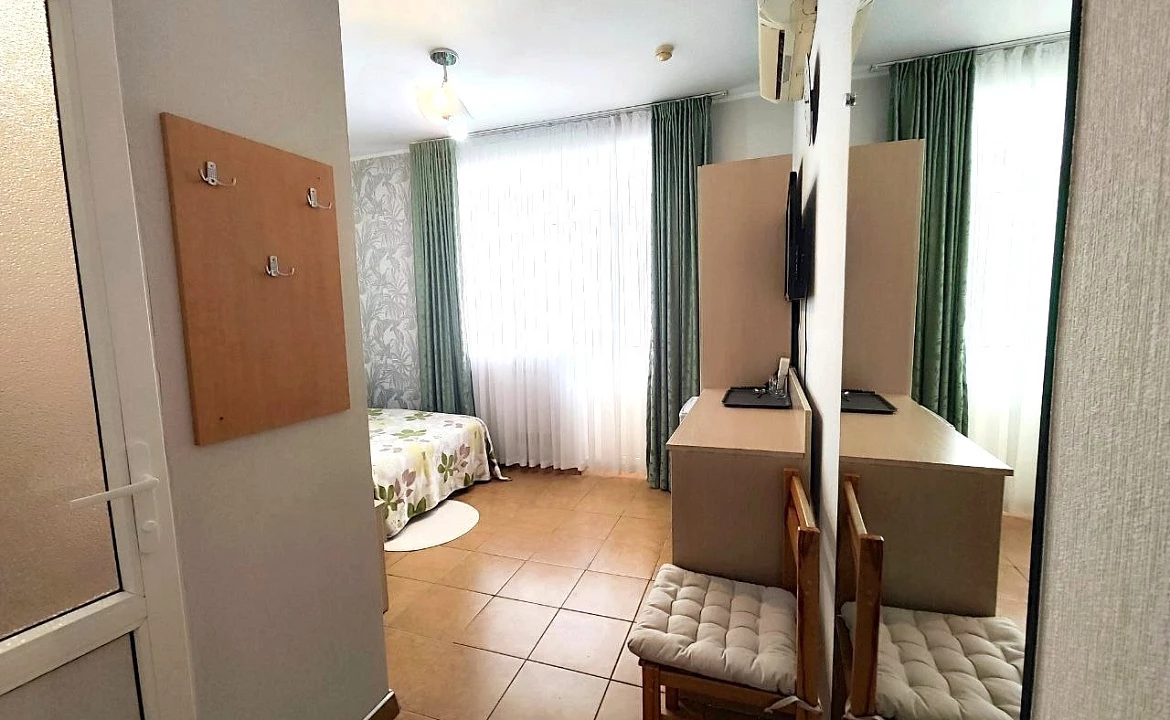 2-х местный номер Стандарт + доп.место с балконом. Гостевой дом "Регион 86" . Адлер