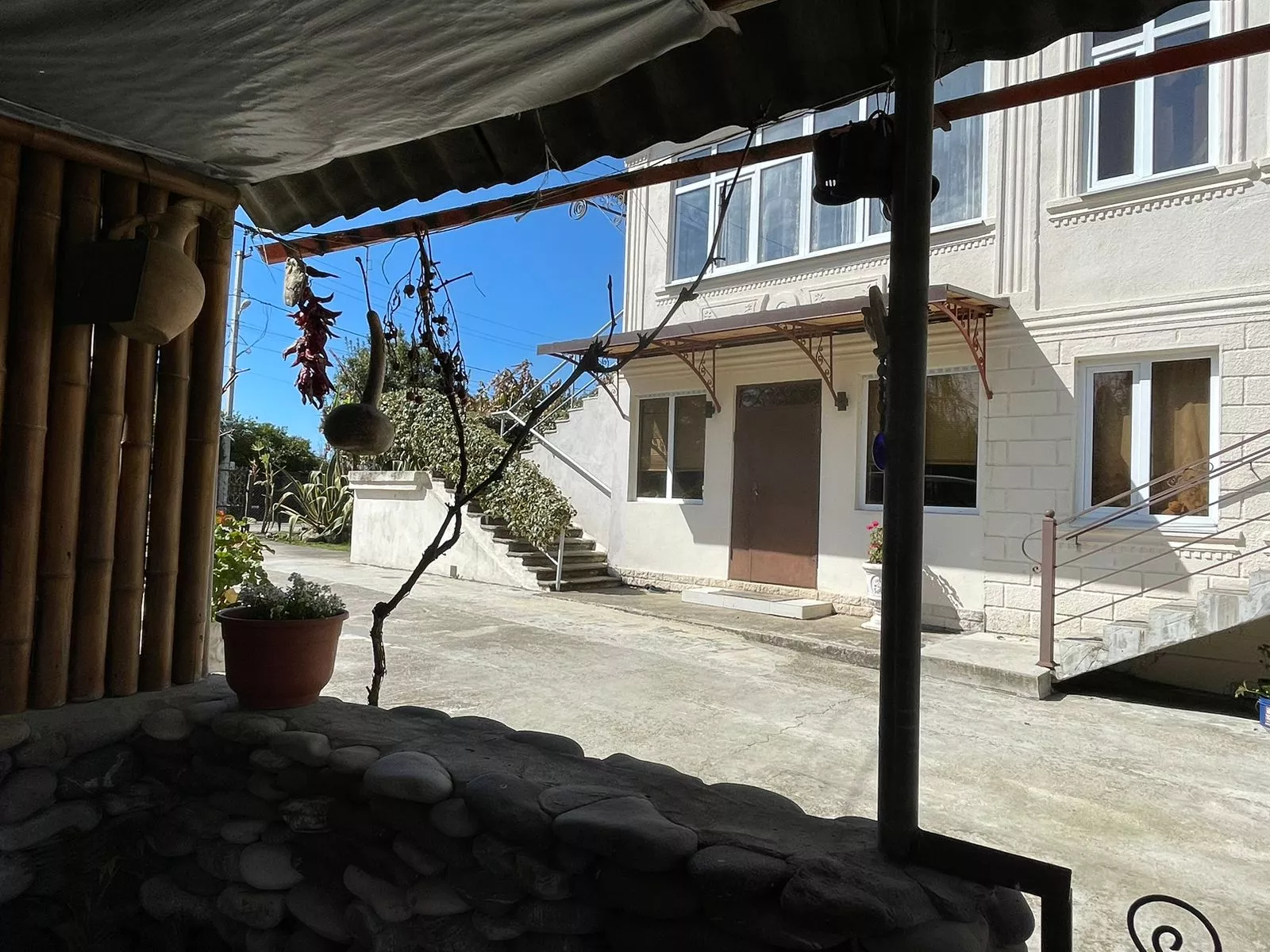 . Гостевой дом ЭЙВА. Пицунда