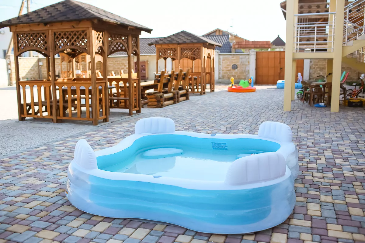 . Гостевой дом "Coral". Саки