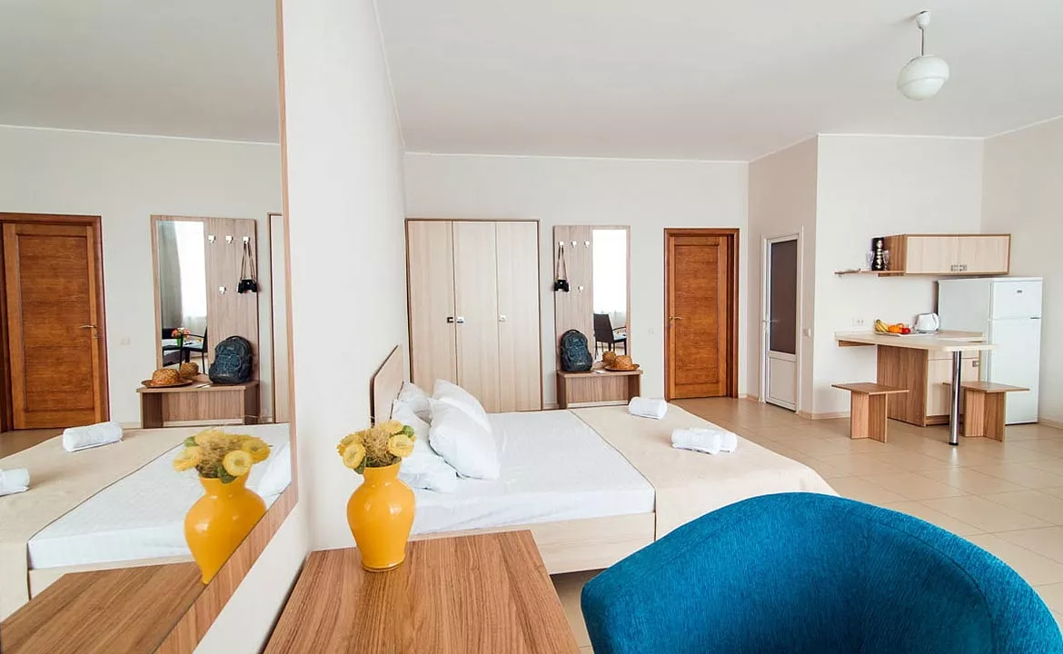 ЭЛЛИНГ ДЕЛЮКС. Отель Островок. Феодосия