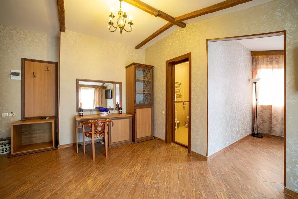 Люкс с 3 спальнями. Отель Атмосфера. Кабардинка Люкс с 3 спальнями. Отель Атмосфера. Кабардинка