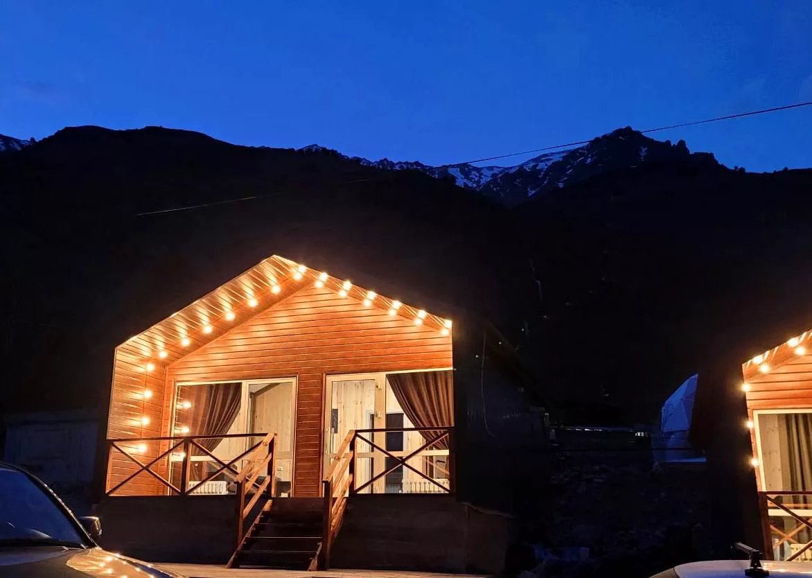 . Гостевой комплекс  Family club. Эльбрус