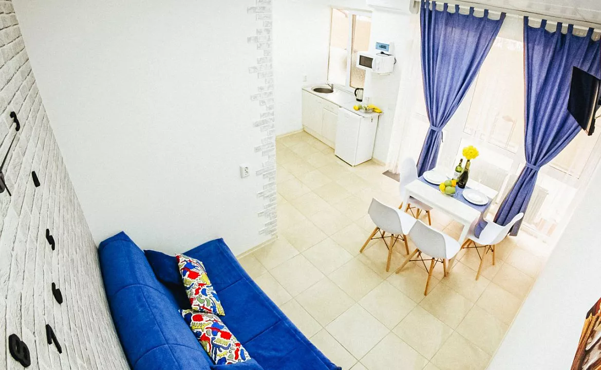 Квартира-студия с отдельной спальней. Гостевой дом "Айсберг". Вардане