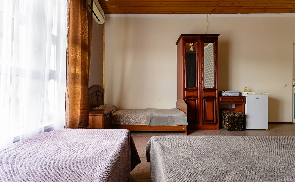 Пятиместный стандарт. Гостевой дом УЮТ на ул. Новороссийское шоссе 1/7. Джубга