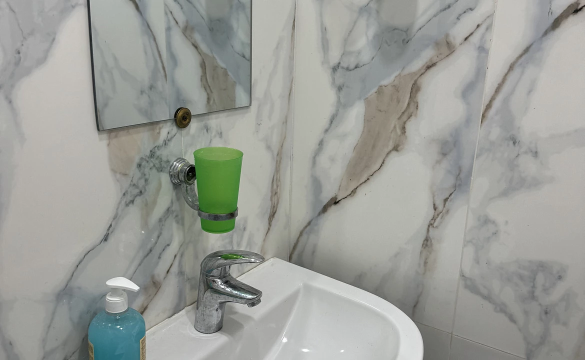 1 комнатный номер с балконом с видом на море . Гостевой дом "Пантера". Гагра