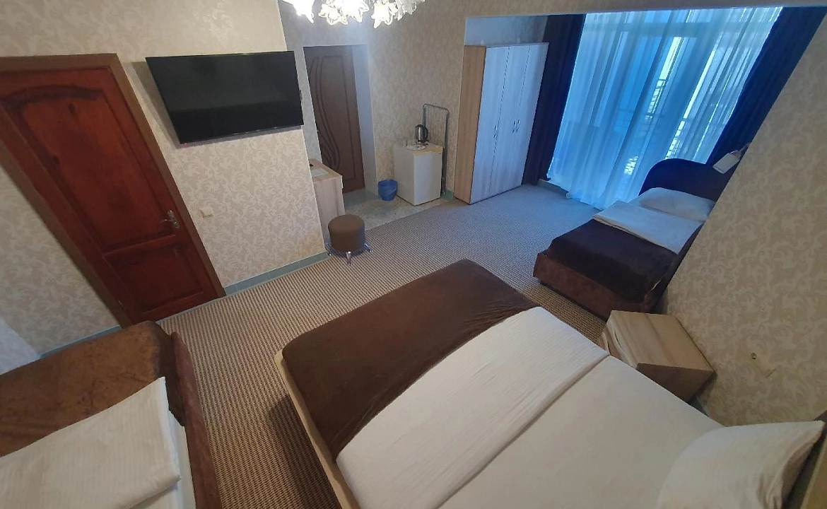 4-х местный стандарт. Гостиница  № 56 Семейный **. Симферополь