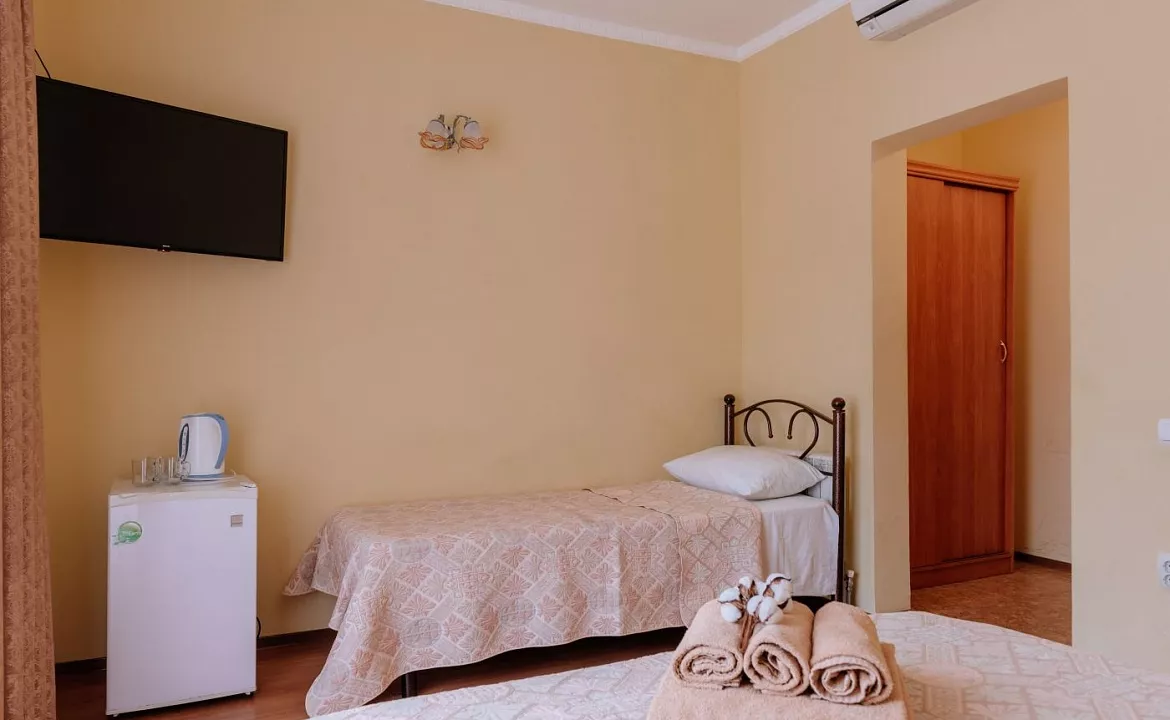 Стандарт с балконом. Гостевой дом "София" - Лазаревское. Лазаревское