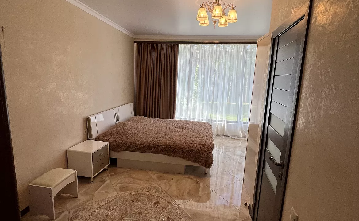 Комната 1. Гостевой дом Lux. Квартиры в Пицунде