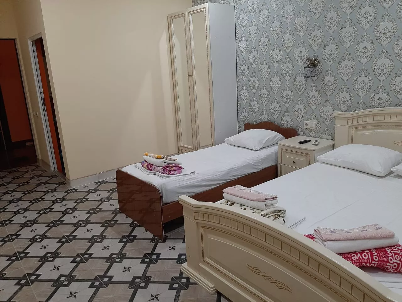 . «Роберт и Оксана». Пицунда