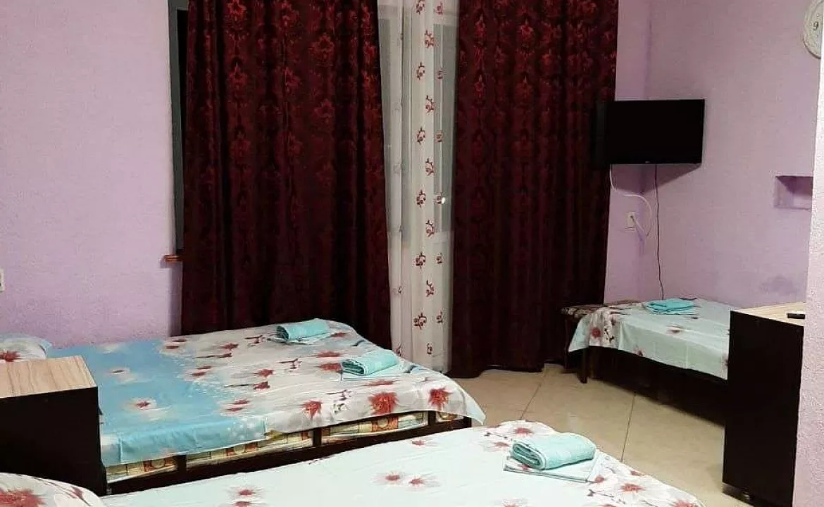 С удобствами на 2, 3, 4 и 5 человек. Гостевой дом ОРИОН. Ольгинка