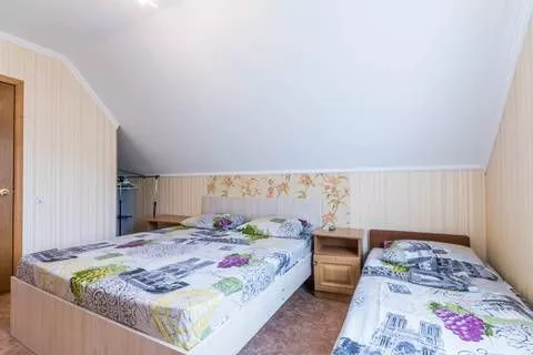 СТАНДАРТНЫЙ 3-Х МЕСТНЫЙ НОМЕР. Гостевой дом «Августа» . Аше