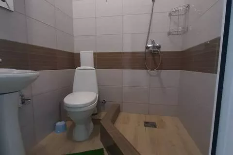 Двухкомнатный с миникухней на 5 человек. Гостиница «Жемчужина». Архипо-Осиповка