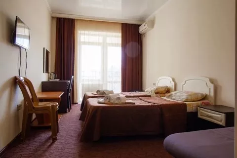 трехместный стандарт с балконом. Гостевой дом "Марити". Анапа