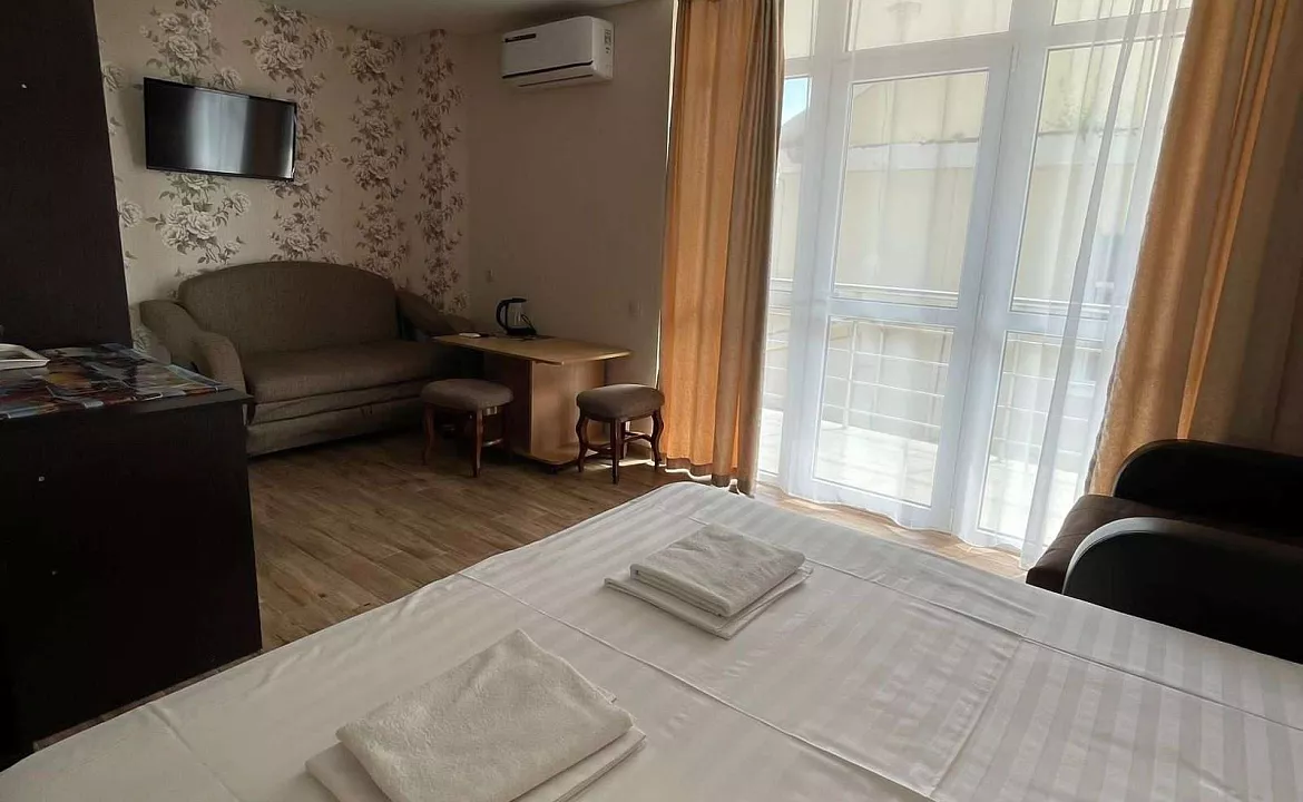 Комфорт 4-5ти местный. Отель «Черноморец». Лазаревское Комфорт 4-5ти местный. Отель «Черноморец». Лазаревское