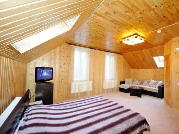 «Студия». Гостиница «Гранд Виктория». Домбай-гостиницы