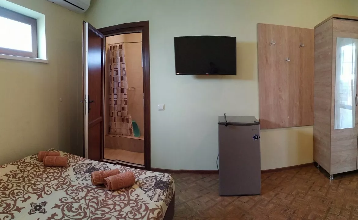 3х местный с удобствами. Частный сектор Гостевой дом "Leto". Кабардинка