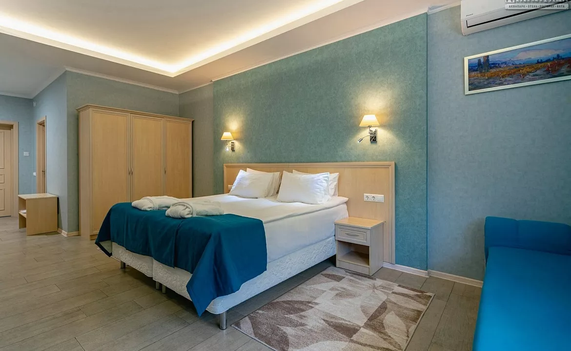 Стандарт с видом на море. Отель Семейный отель Атлантида. Ялта