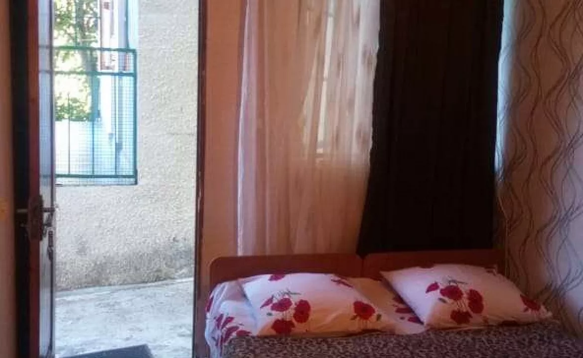 Четырехместный эконом. Гостевой дом Siberia. Гагра