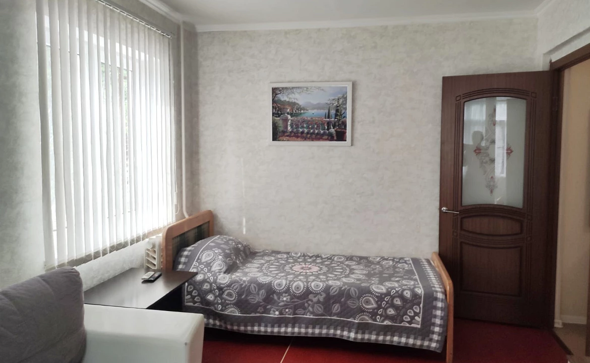 1-но комн квартира в центре п Лазаревское. 1-но комн кв у жд. Лазаревское